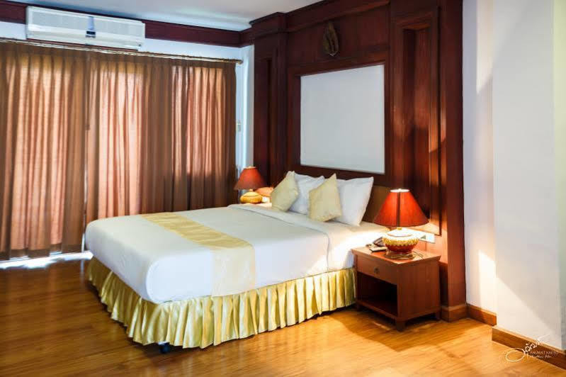 Gassan Legacy Golf Club Hotel Lamphun Eksteriør billede